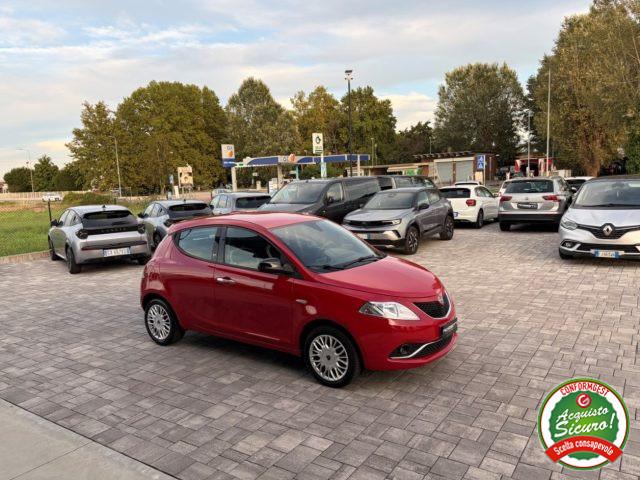 LANCIA Ypsilon 1.2 5 porte Gold ANCHE NEOPATENTATI