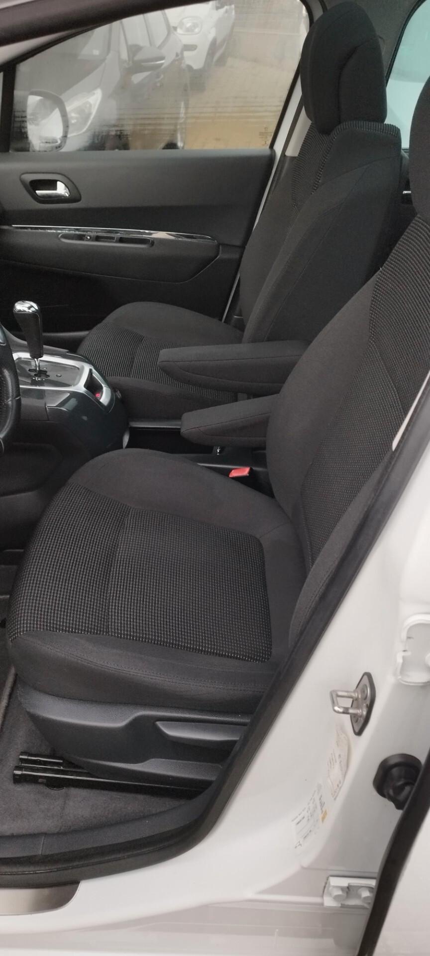 Peugeot 5008 1.6 e-HDi 115CV Stop&Start ETG6 Allure