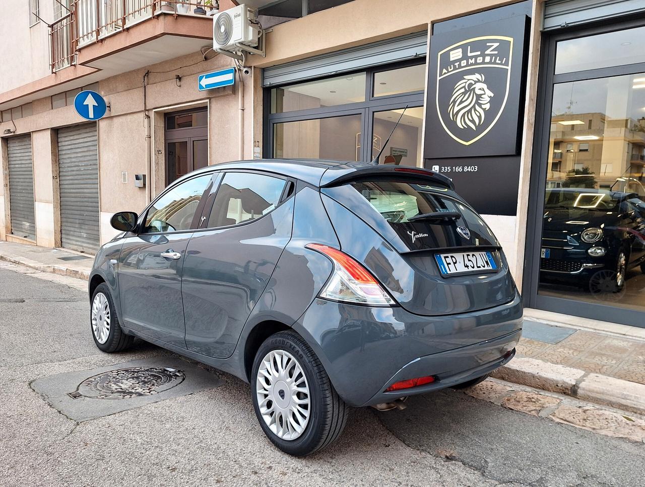 Lancia Ypsilon 1.2 69 CV 5 porte Platinum