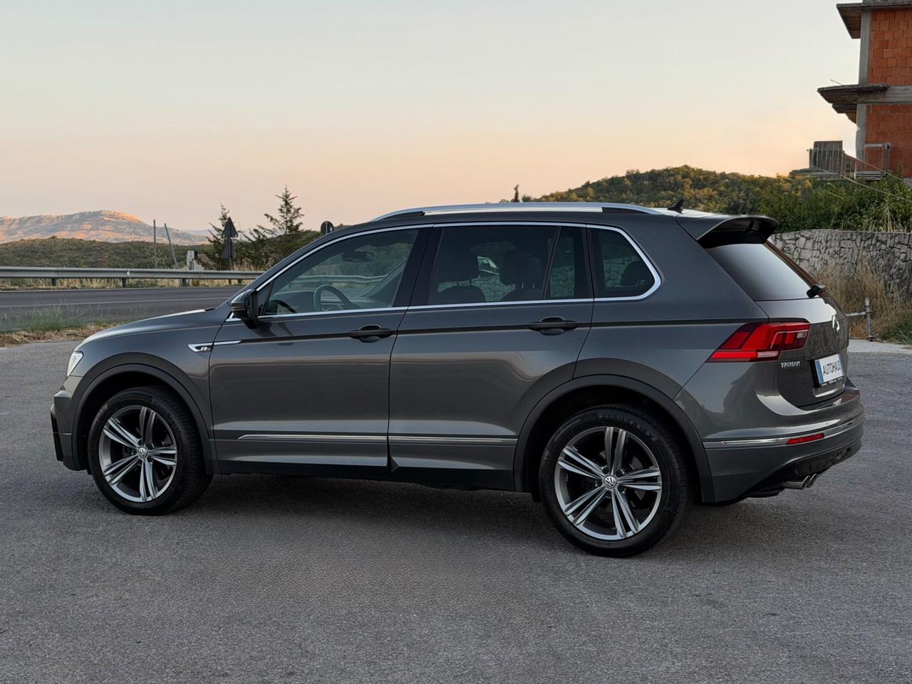 Volkswagen Tiguan 2.0 TDI 150cv DSG 4MOTION R-Line