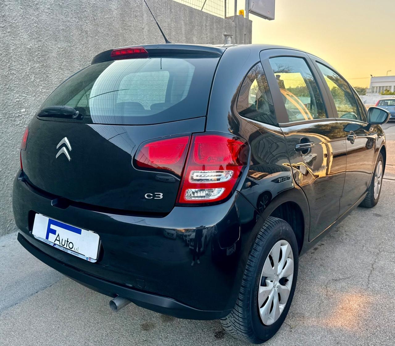 Citroen C3 1.4 HDi 70Cv,**86.465km**,clima,radio,ecc.