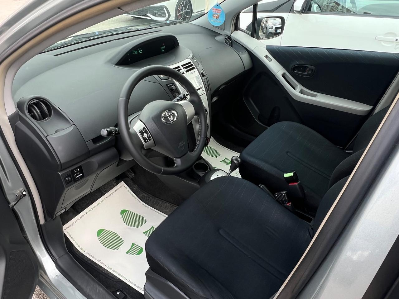 Toyota Yaris 1.4 D-4D 90CV AUTOMATICA FINANZIABILE