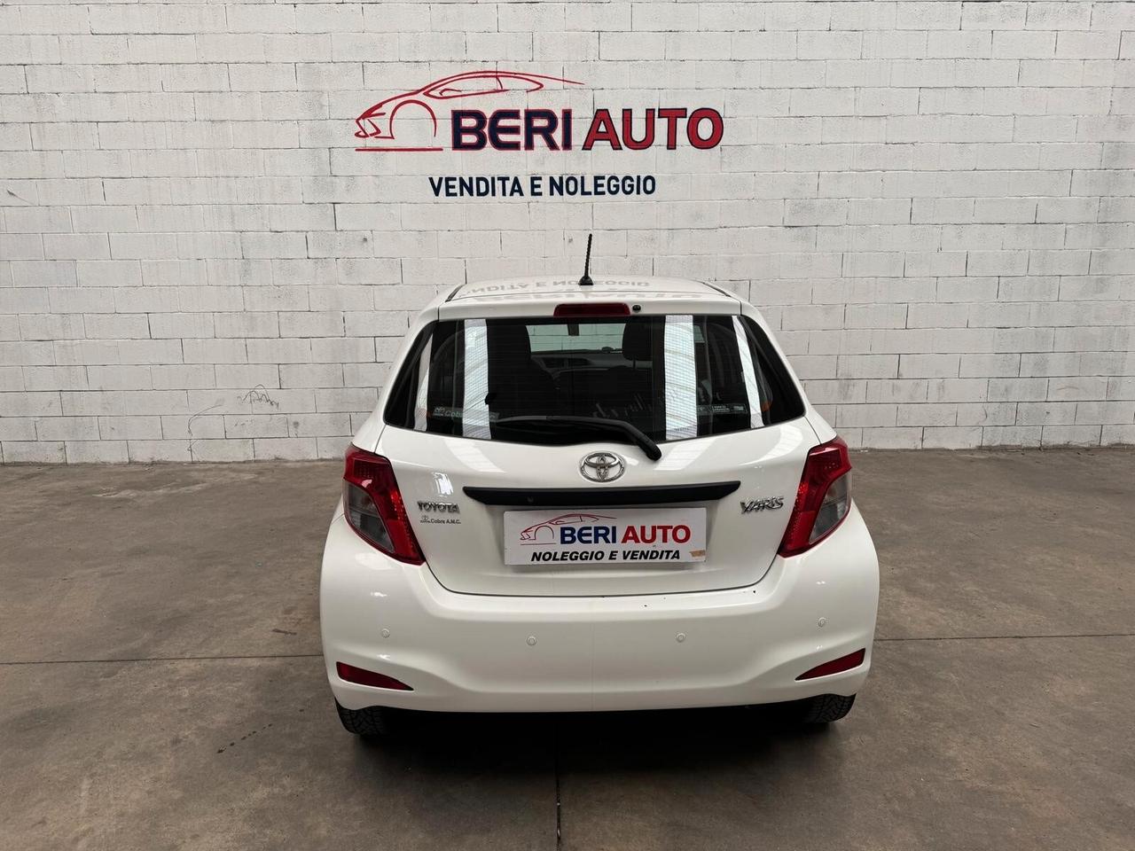 Toyota Yaris 1.0 5 porte Lounge