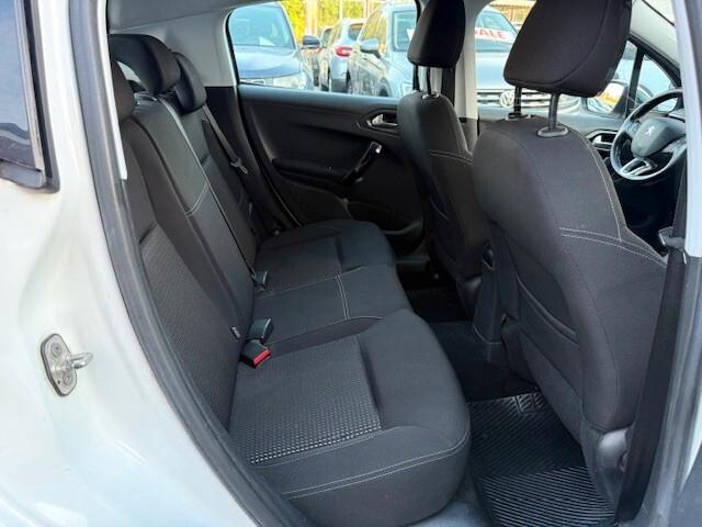 Peugeot 208 1.2 e-VTi 82CV Allure - 2017