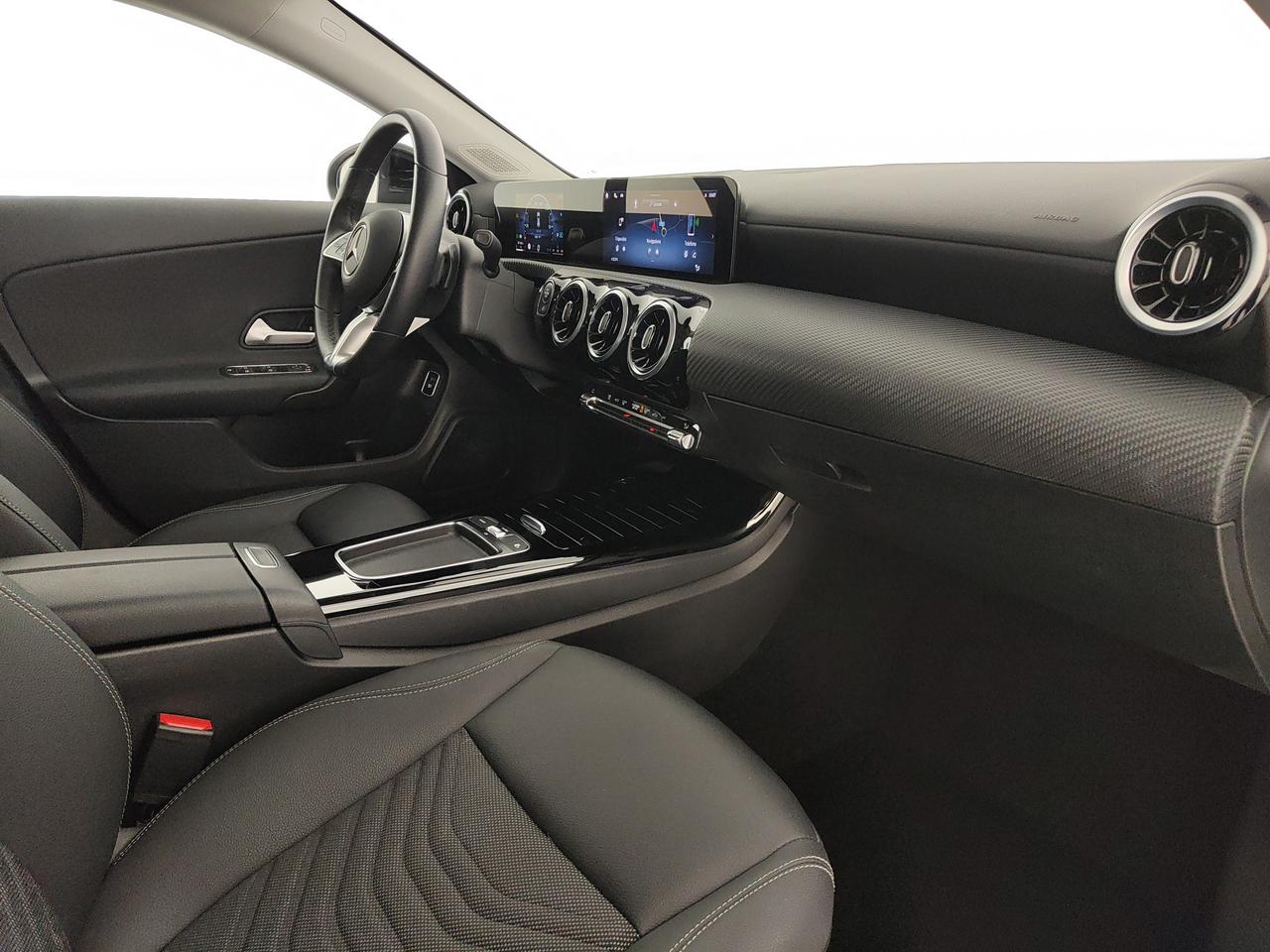 Mercedes-Benz CLA Shooting Brake 180 d Advanced auto