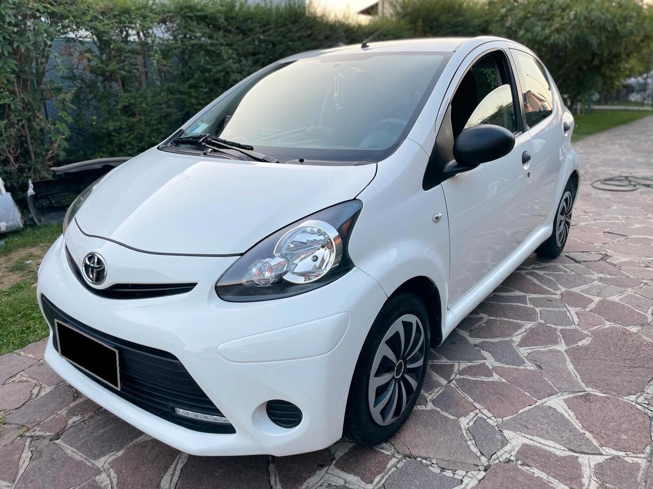 Toyota Aygo 1.0 12V VVT-i 5 porte Lounge Connect