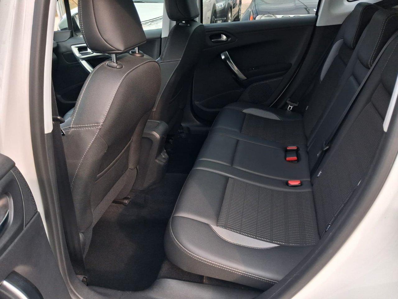 Peugeot 2008 1.6 bluehdi Allure 100cv my16