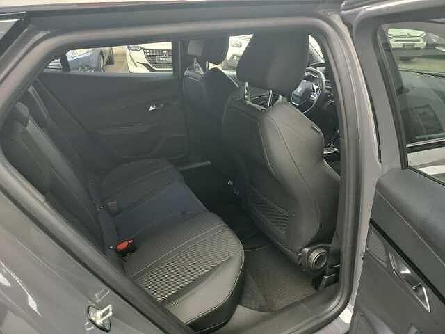 Peugeot 2008 motore elettrico 156 CV GT