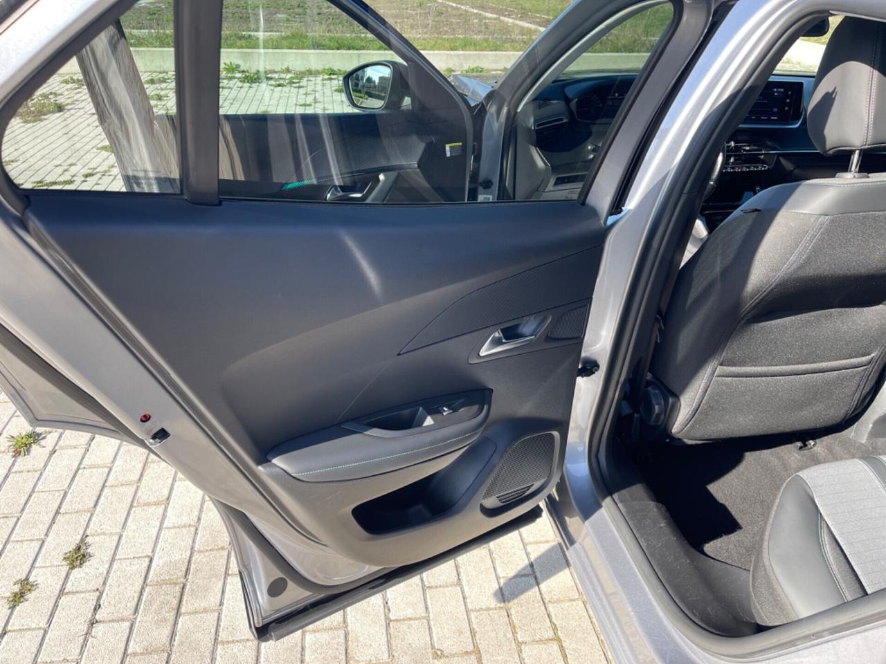 Peugeot 2008 BlueHDi 130 S&S EAT8 Allure