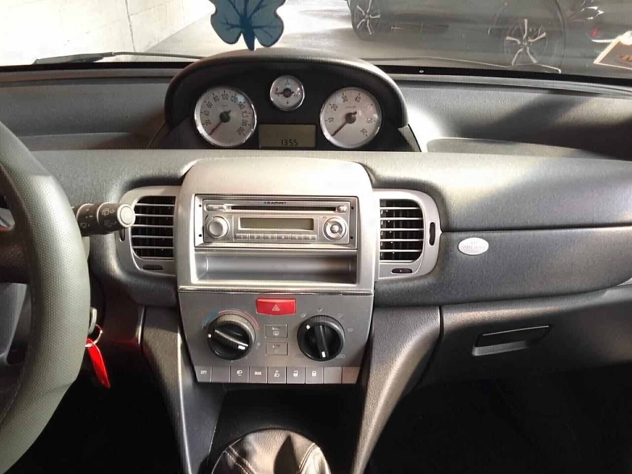 Lancia Ypsilon 1.2 Elle OK NEOPATENTATI