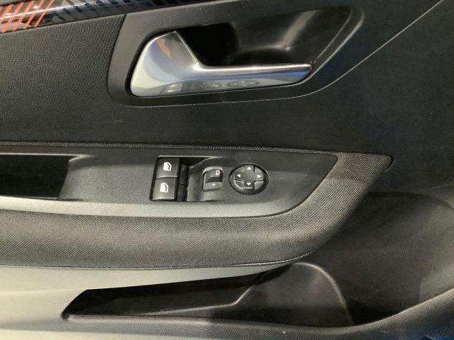 PEUGEOT 208 motore elettrico 136 CV 5 porte Active