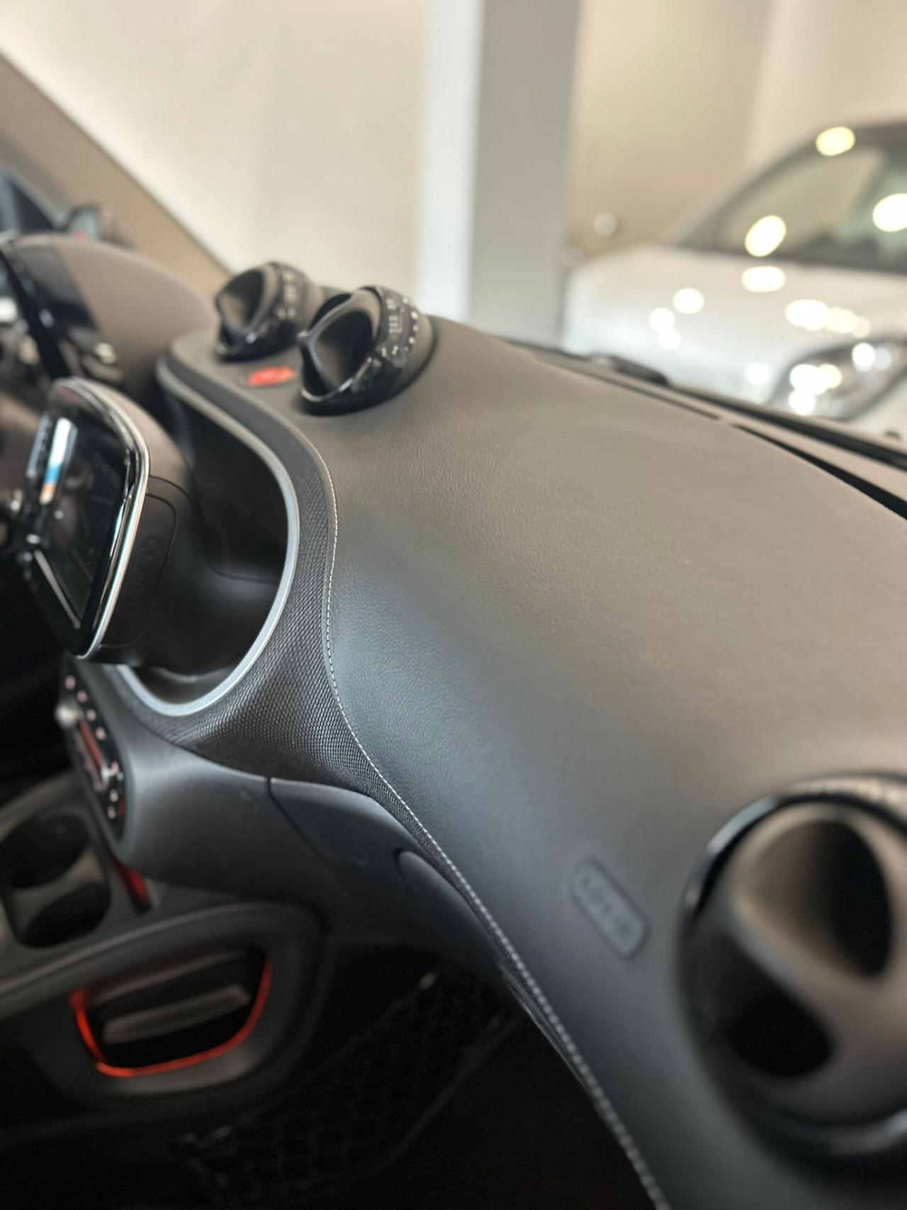 Smart ForTwo BRABUS 0.9 Turbo twinamic cabrio Xclusive