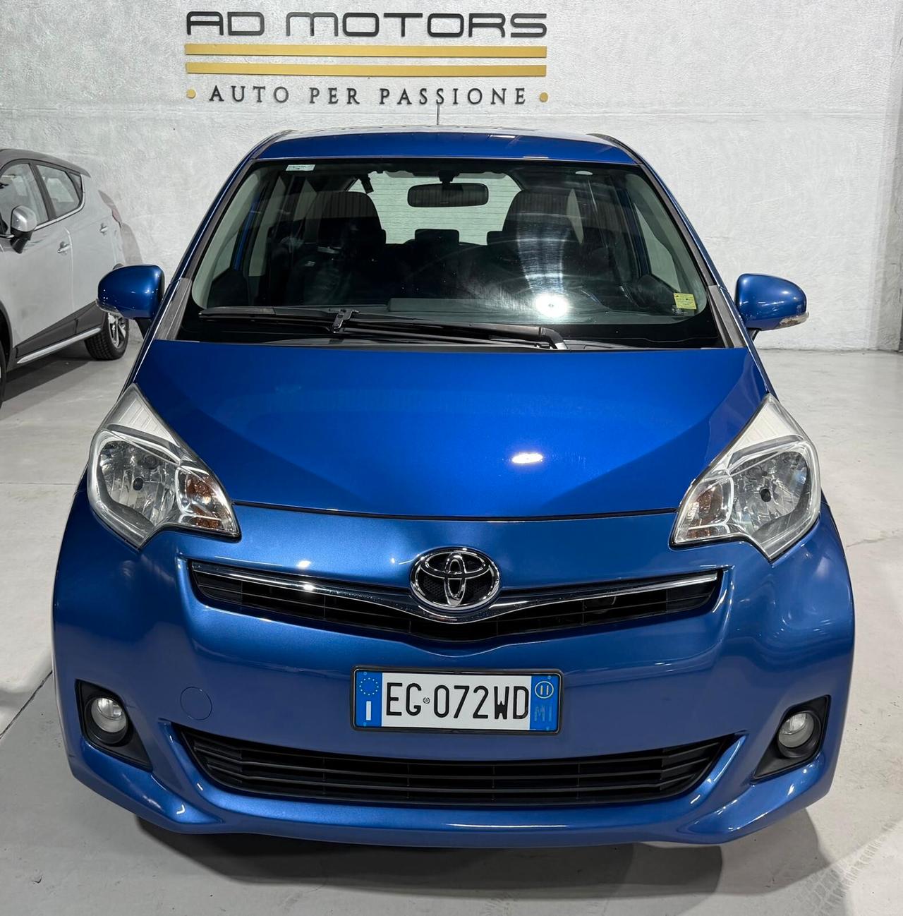 Toyota Verso Benzina Neopatentati Retrocamera