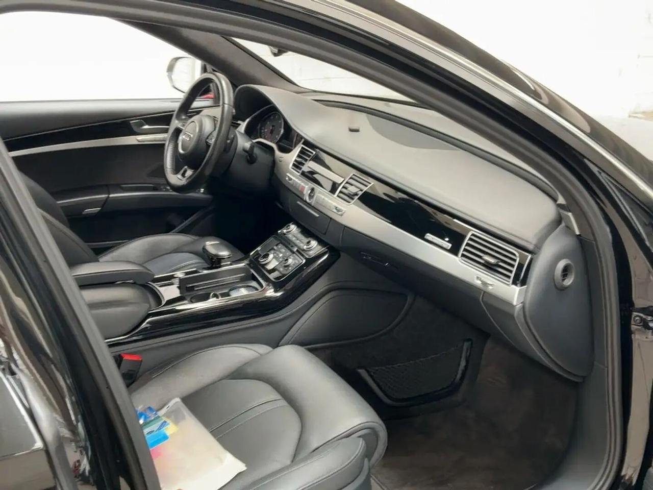 Audi A8 L 6.3 W12 FSI quattro tiptronic