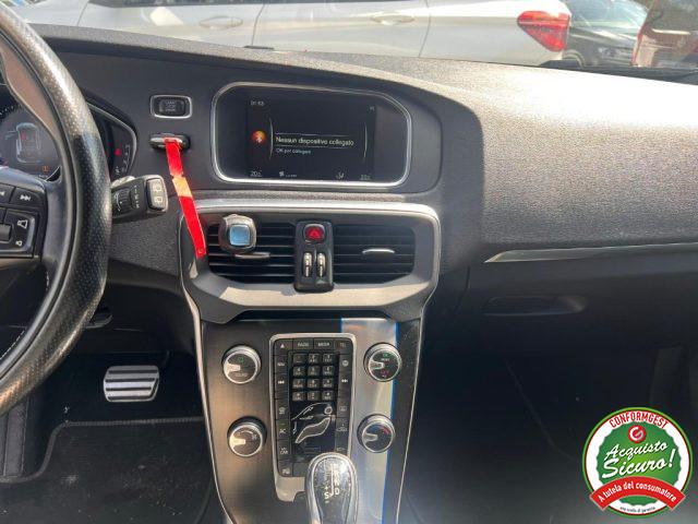VOLVO V40 D4 Geartronic R-design Momentum