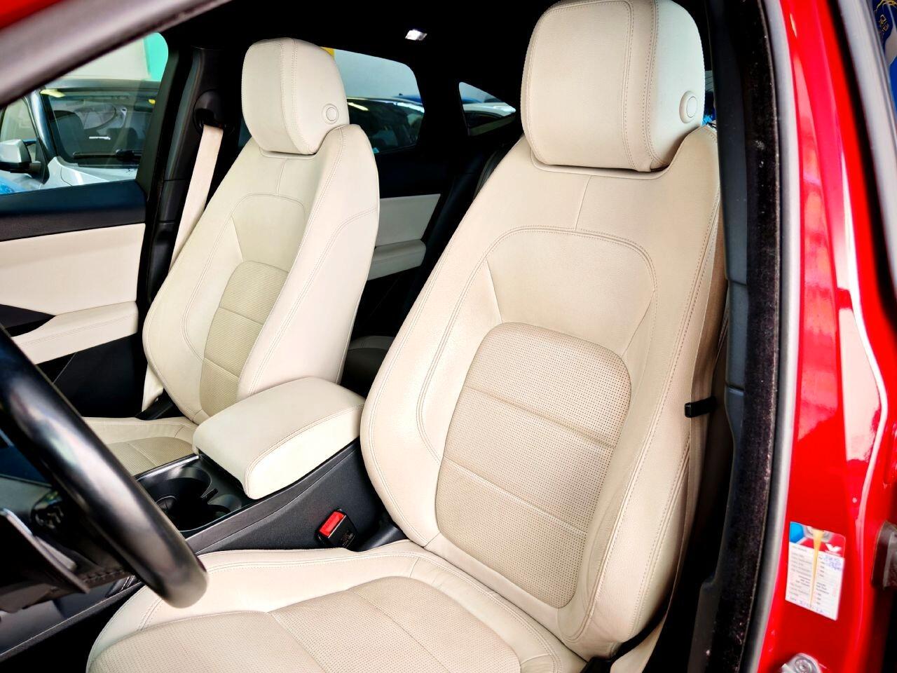 Jaguar E-Pace 2.0D AWD 240cv R-Dynamic My19