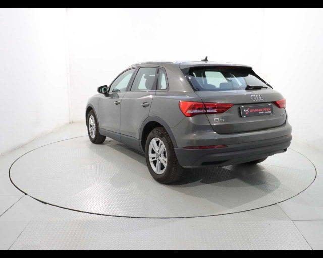 AUDI Q3 35 TDI S tronic Business