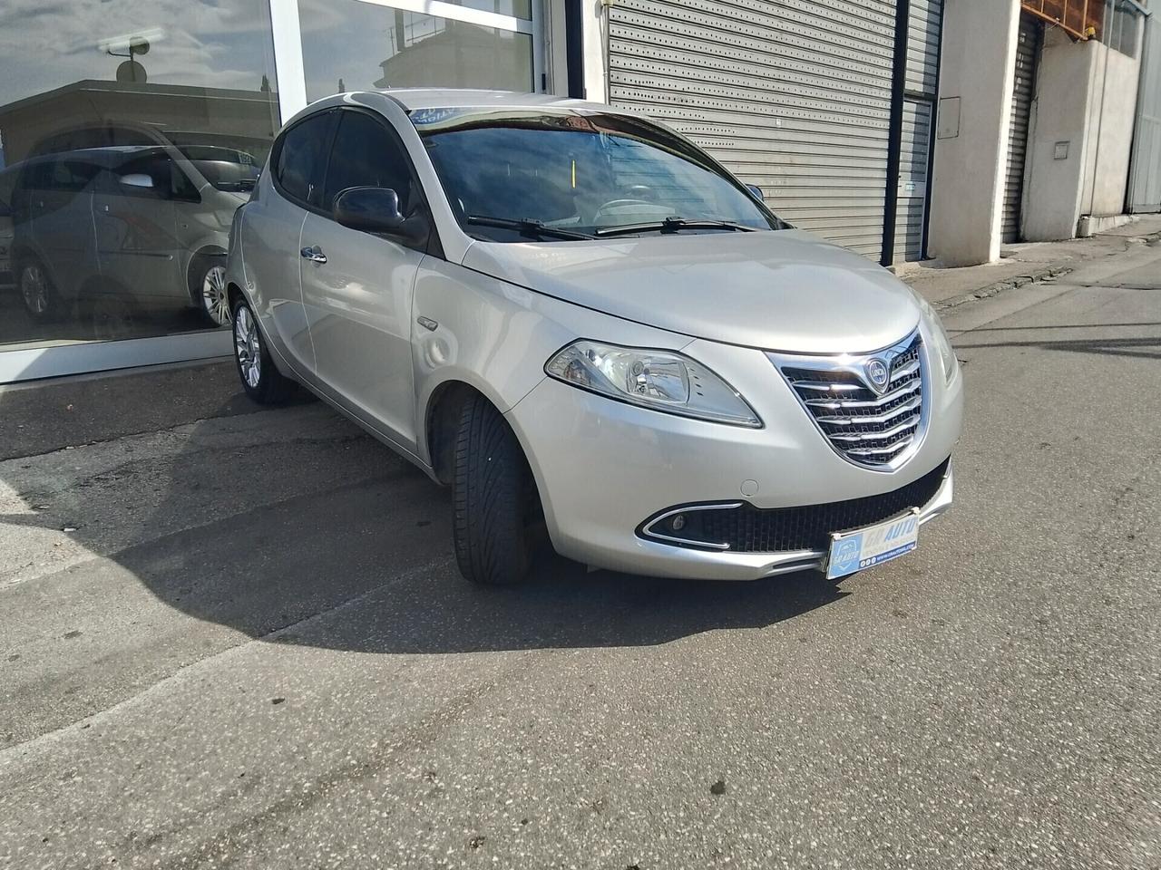 Lancia Ypsilon 1.2 69 CV 5 porte S&S Gold GPL