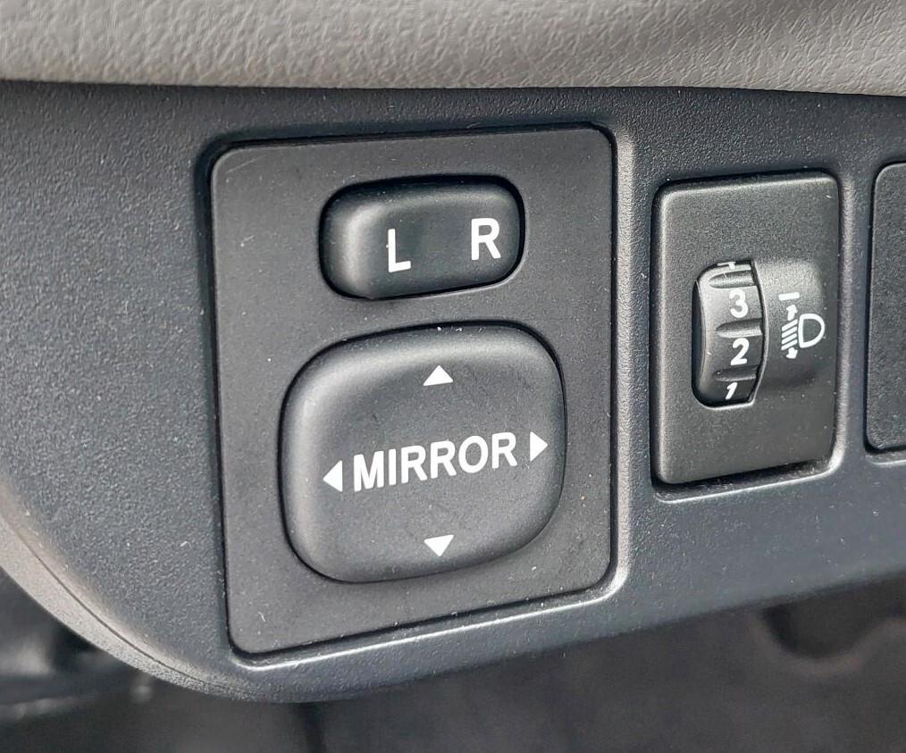 TOYOTA YARIS 1.0-UNICO PROPRIETARIO-NEOPATENTATI