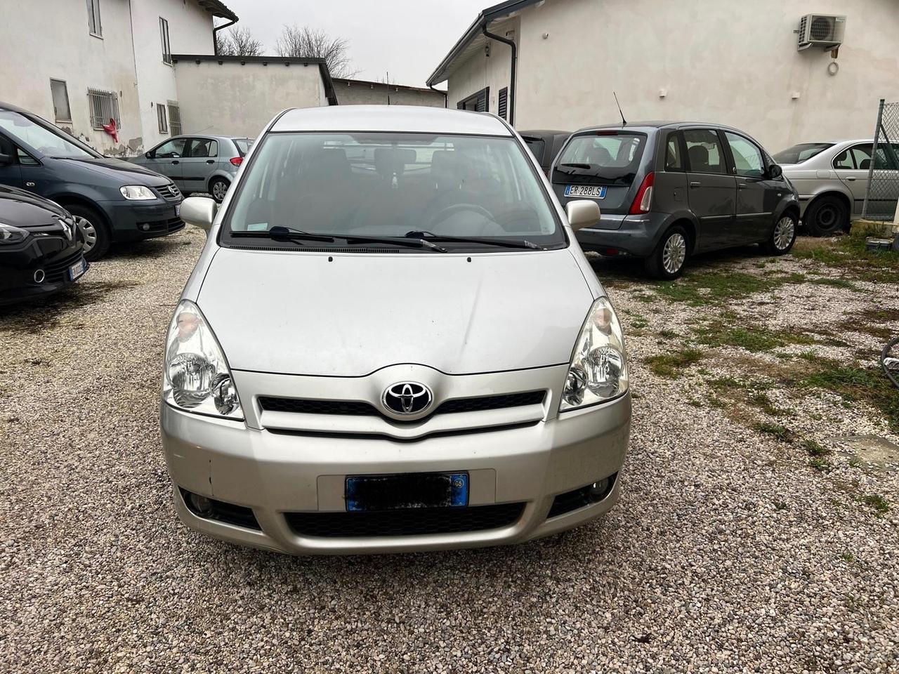 Toyota Corolla Verso 2.2 16V D-4D