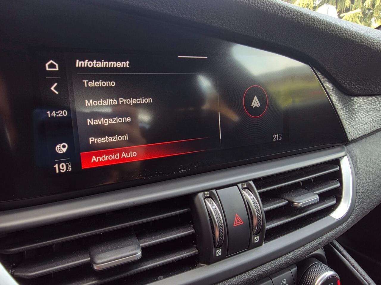 Alfa Romeo Giulia 2.2 190cv AUT. / CERCHI 19"