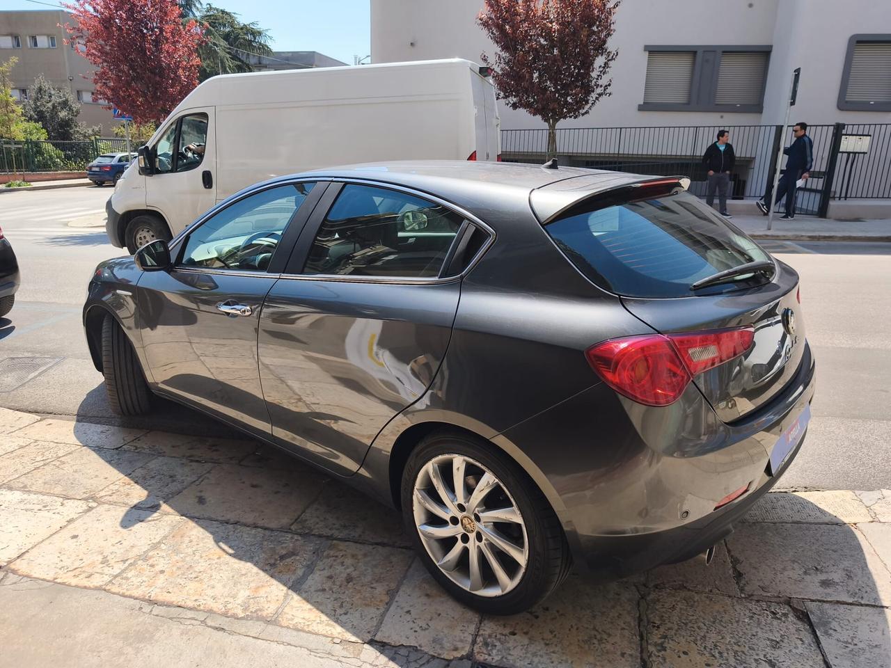 Alfa Romeo Giulietta 1.6 JTDm-2 105 CV Exclusive