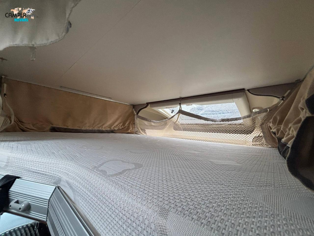 BLUCAMP OCEAN 511 - Semintegrale con letto basculante e letti a castello in coda