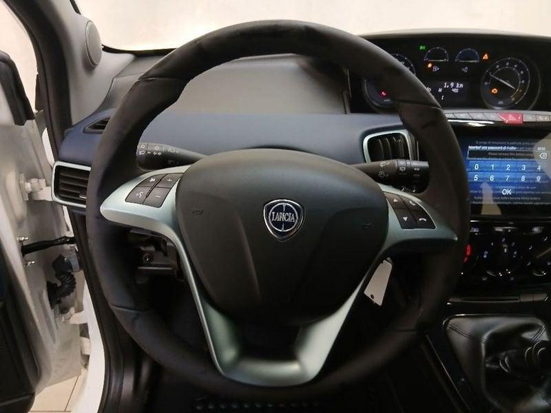 Lancia Ypsilon 1.0 firefly hybrid Platino s&s 70cv