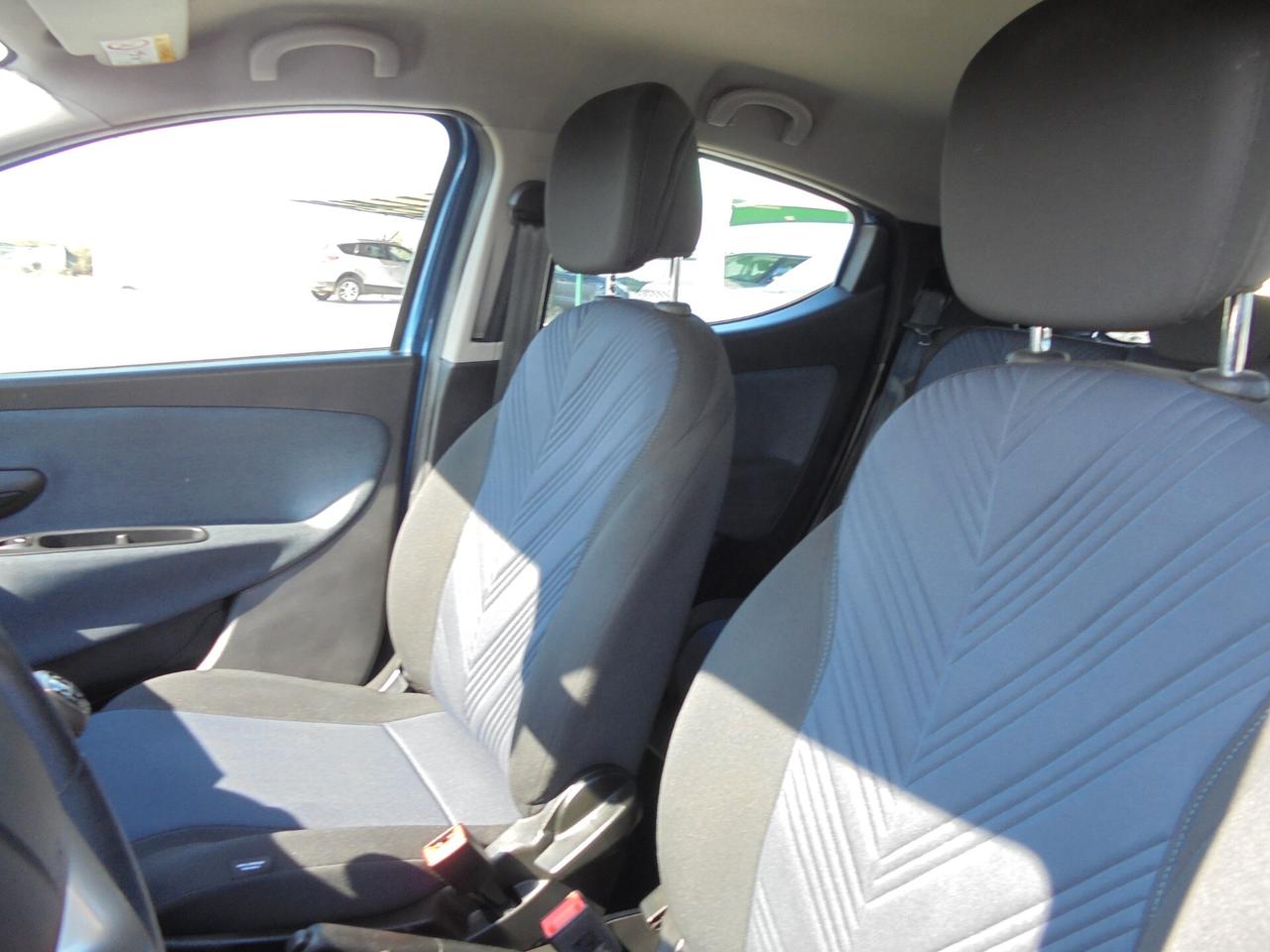 Lancia Ypsilon 1.0 FireFly 5 porte S&S Hybrid Gold