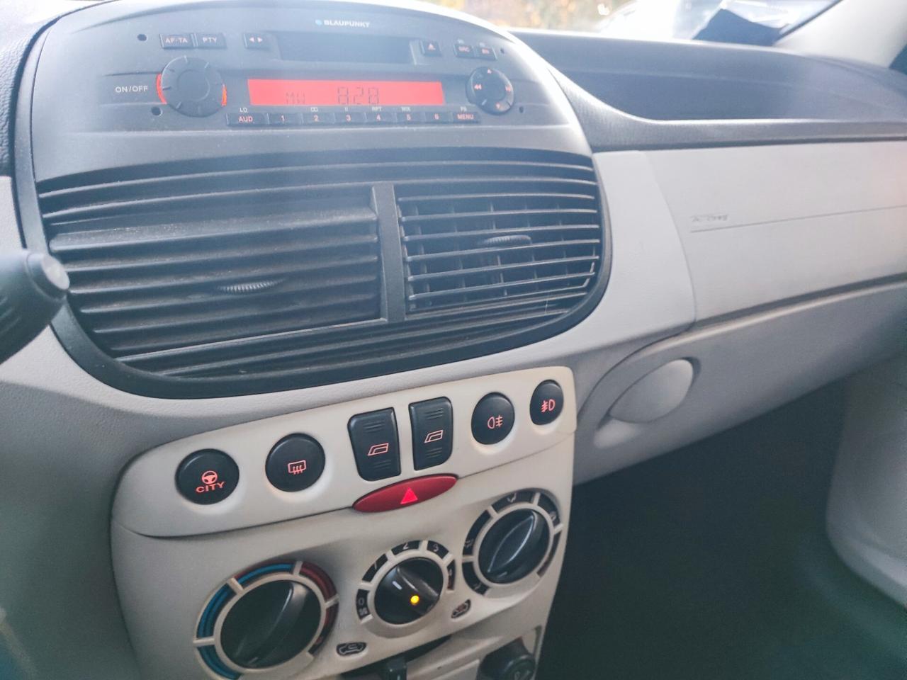 Fiat Punto 1.2 Benz 5 porte neopatentati