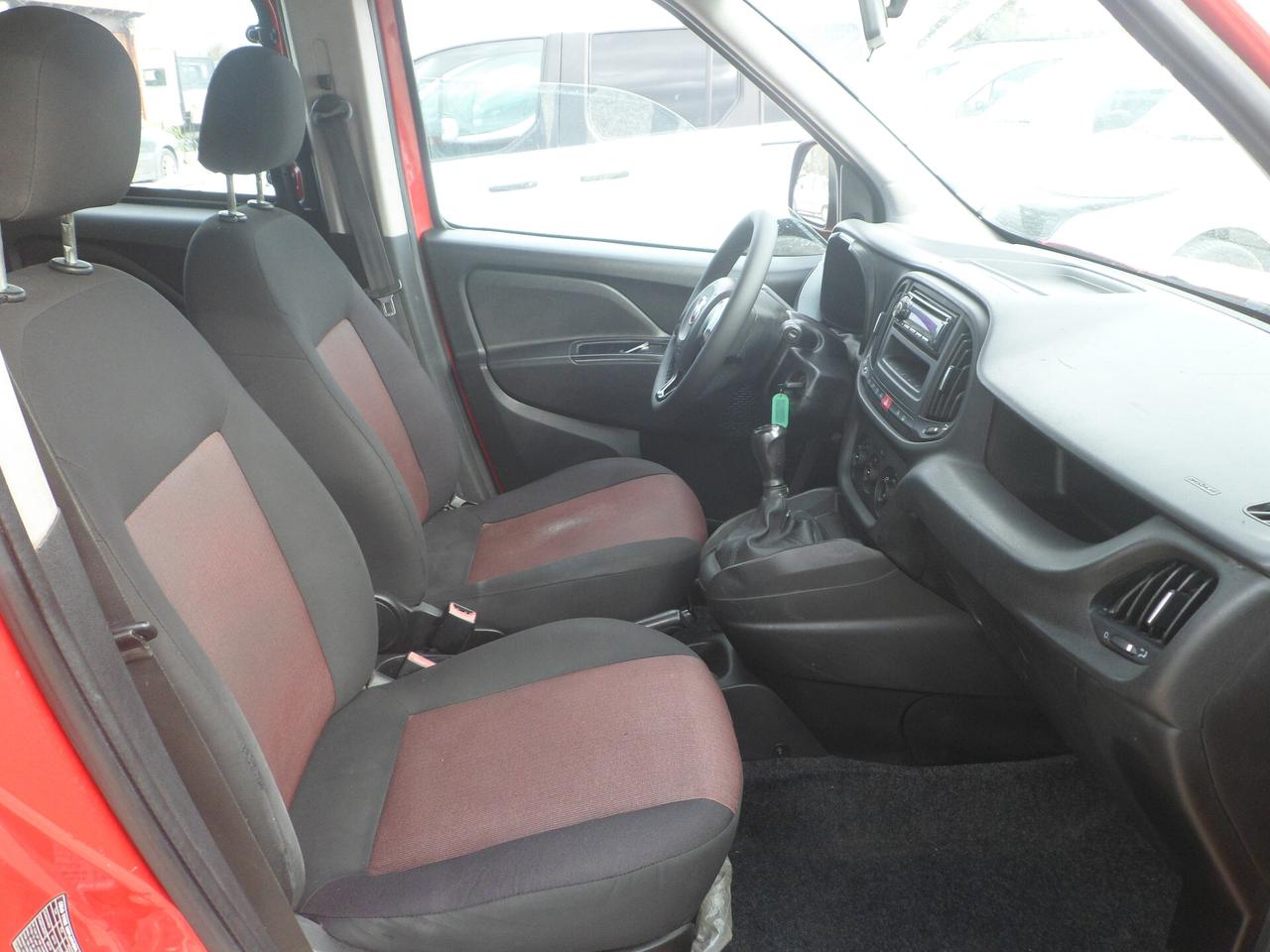 Fiat Doblo 5 posti autocarro