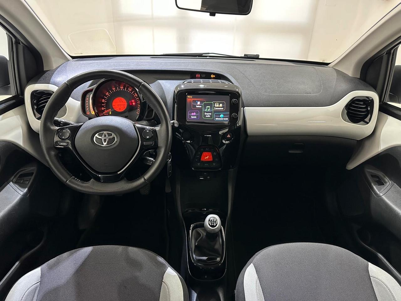 TOYOTA AYGO UNICO PROPRIETARIO GUIDABILE DA NEOPATENTATI