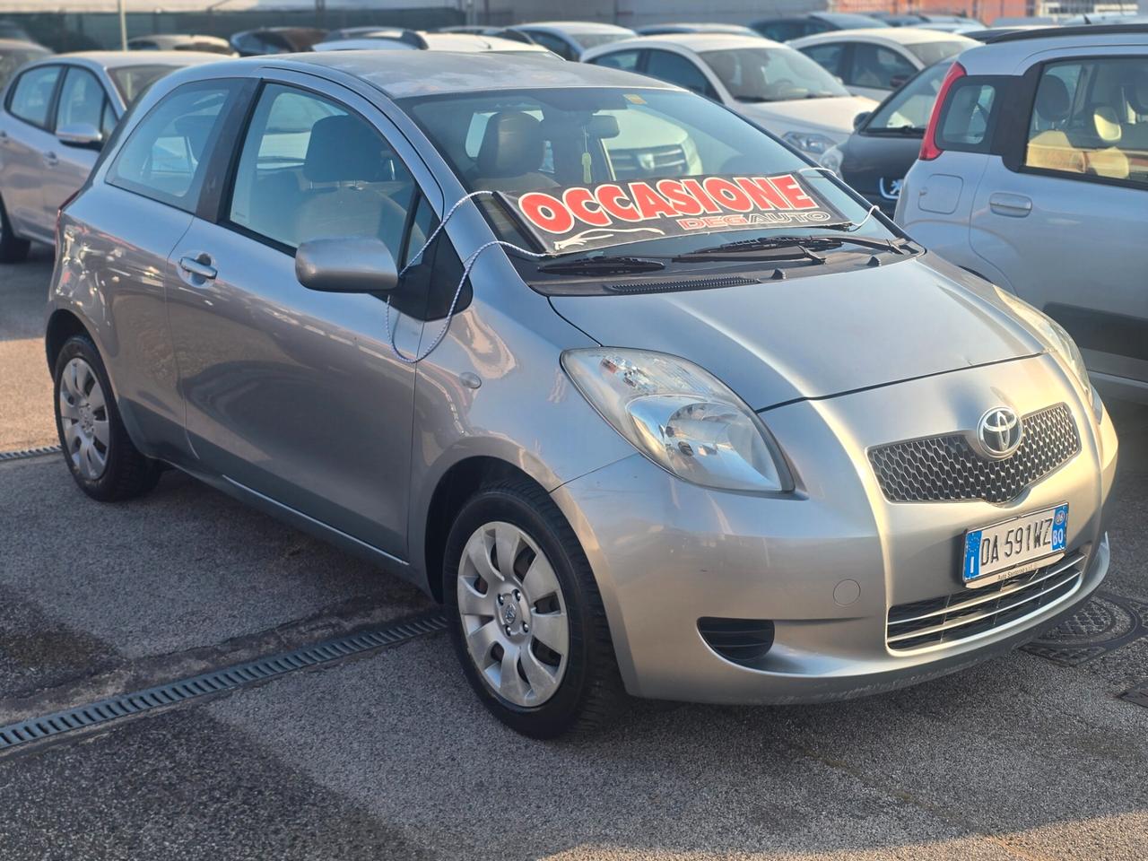 Toyota Yaris 1.0 3 porte Sol