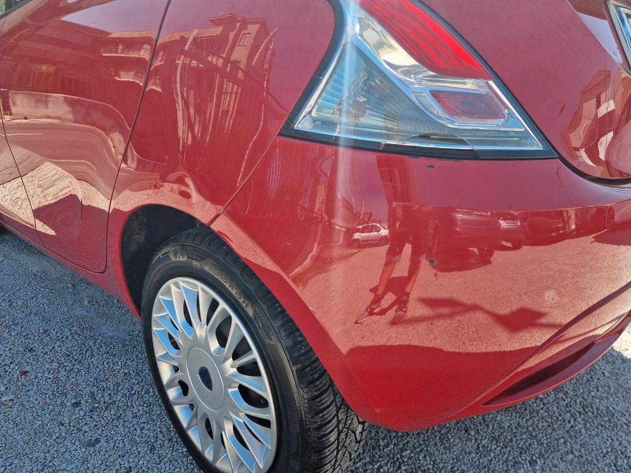 Lancia Ypsilon 1.2 69 CV 5 porte Silver-2018