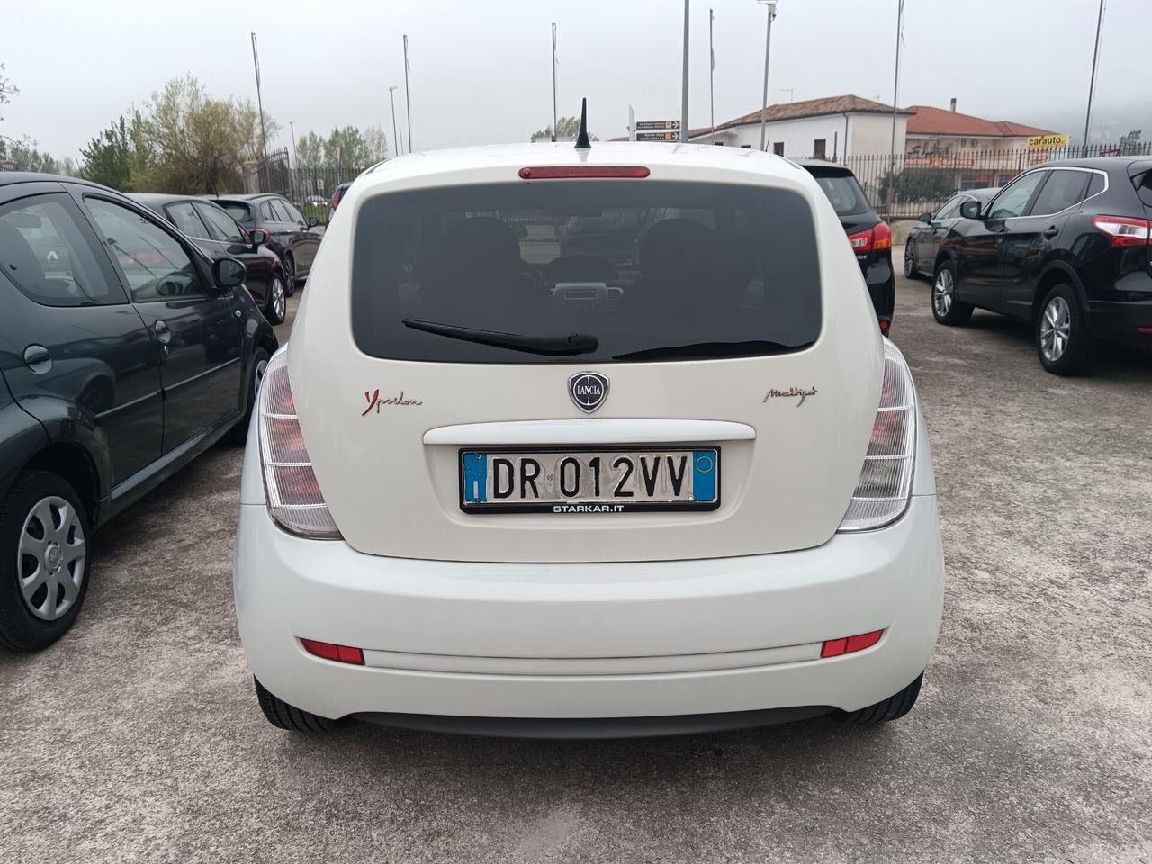 Lancia Ypsilon 1.3 MJT 105 CV Sport MomoDesign