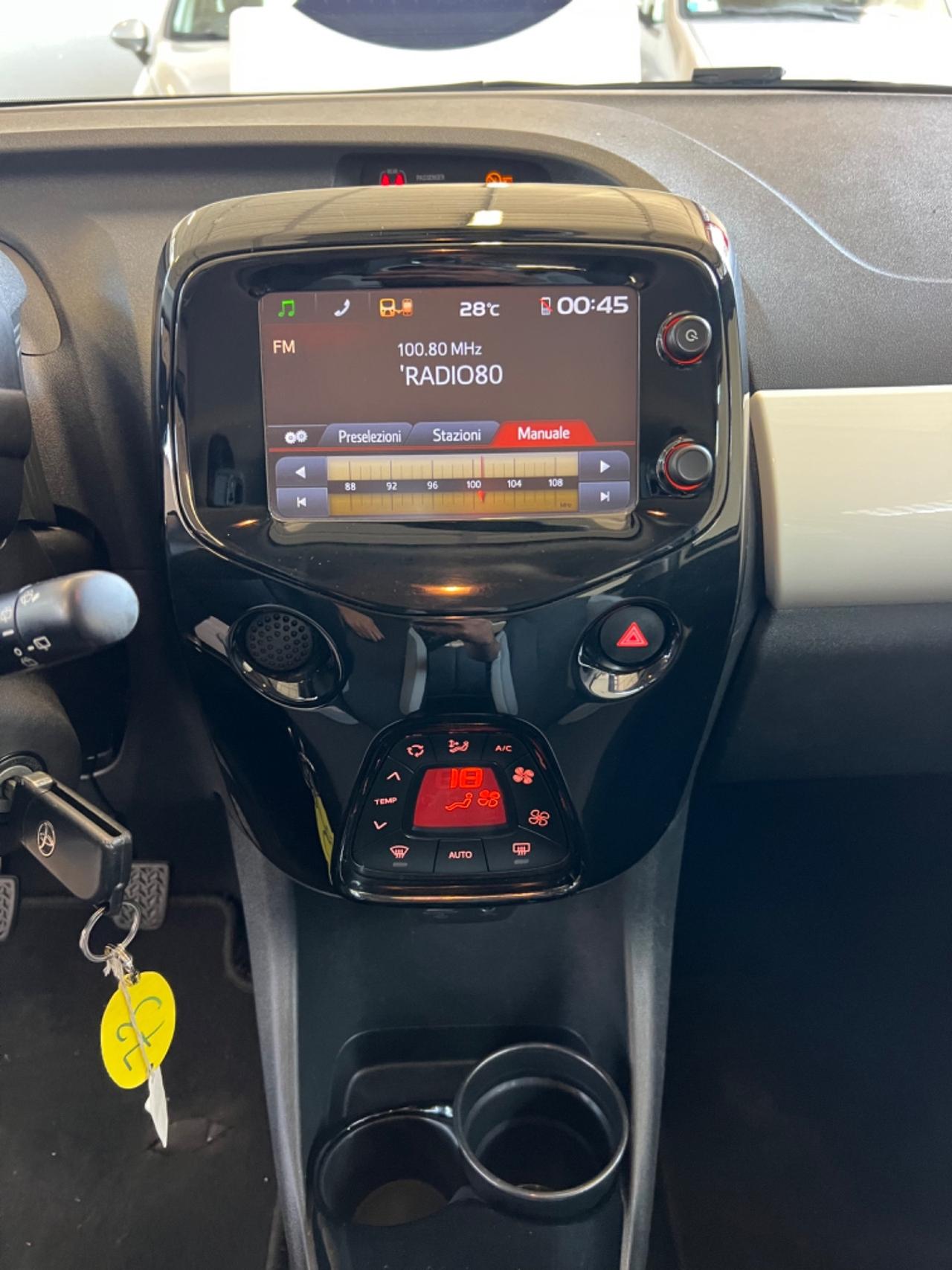 Toyota Aygo 1.0 VVT-i 69 CV 5 porte x-cite MMT