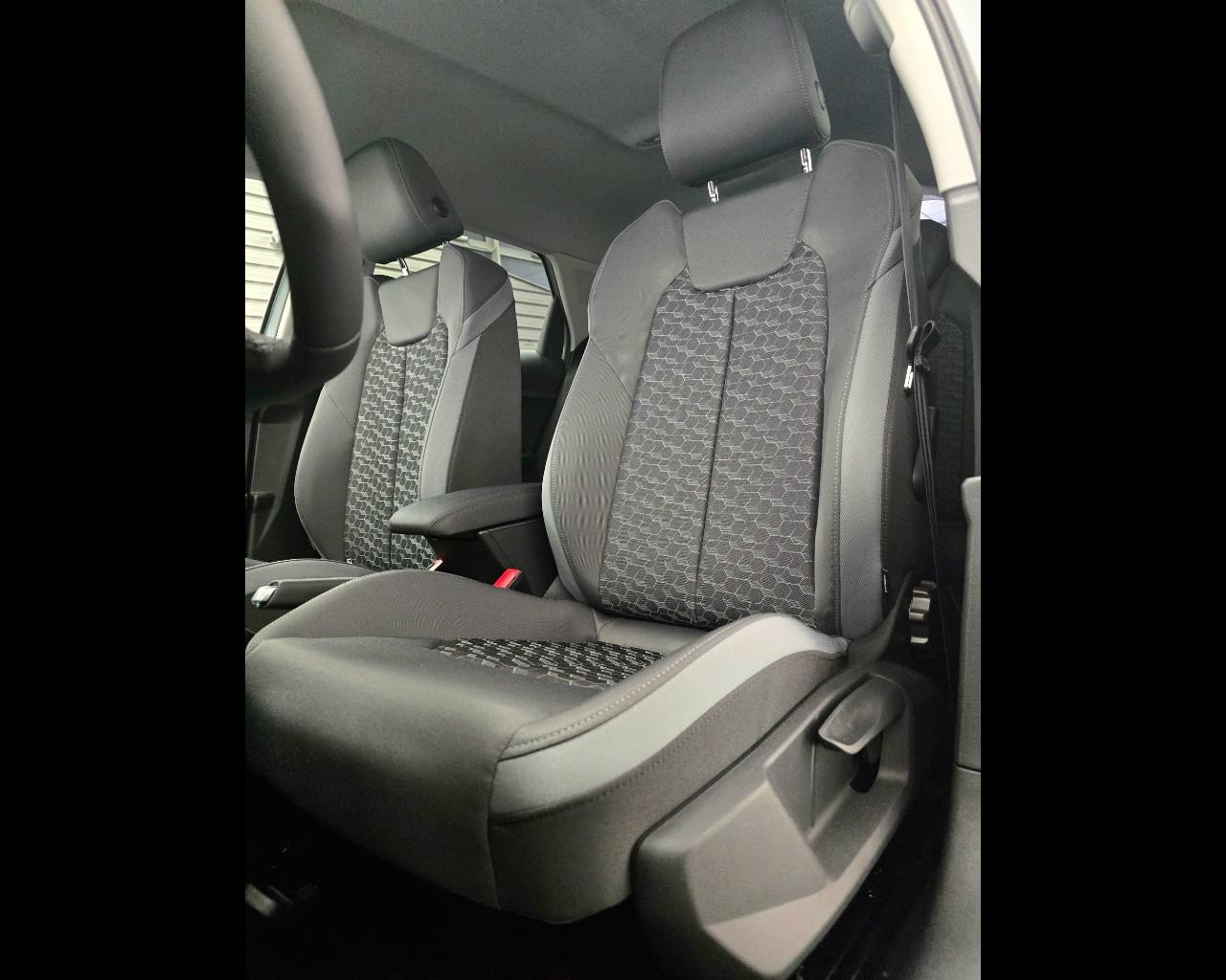 AUDI A1 ALLSTREET 30 TFSI S-TRONIC IDENTITY CONTRAST