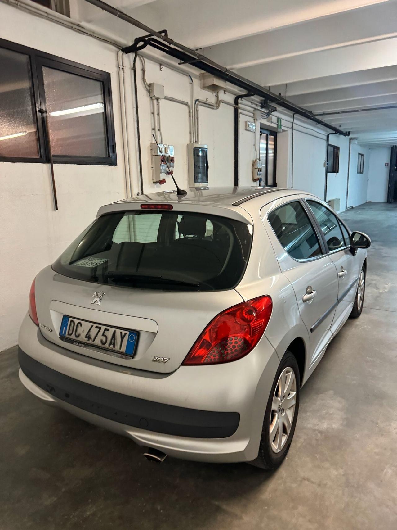 Peugeot 207 1.6 HDi 110CV 5p. Féline