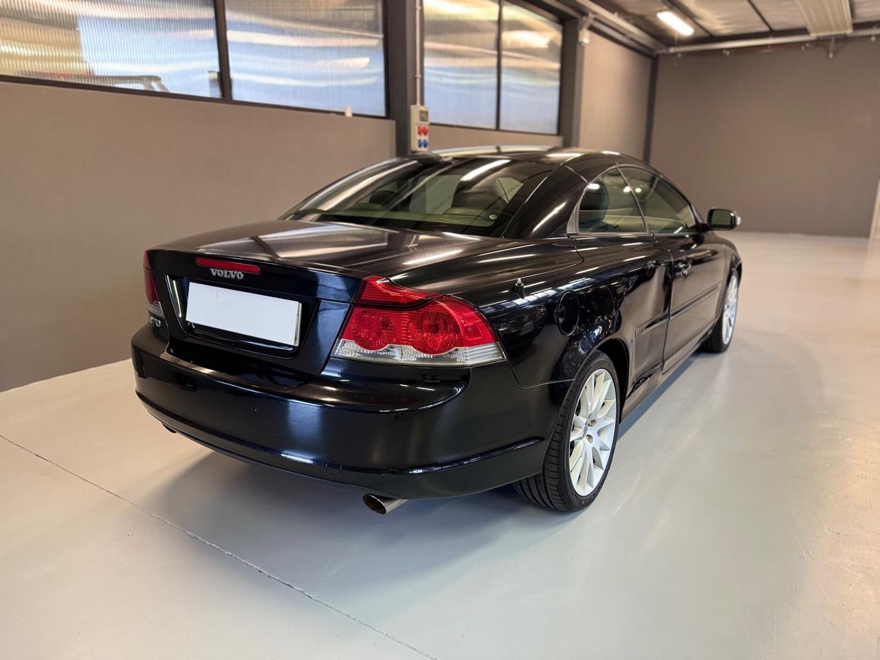 Volvo C70 2.4 D5 20V Momentum