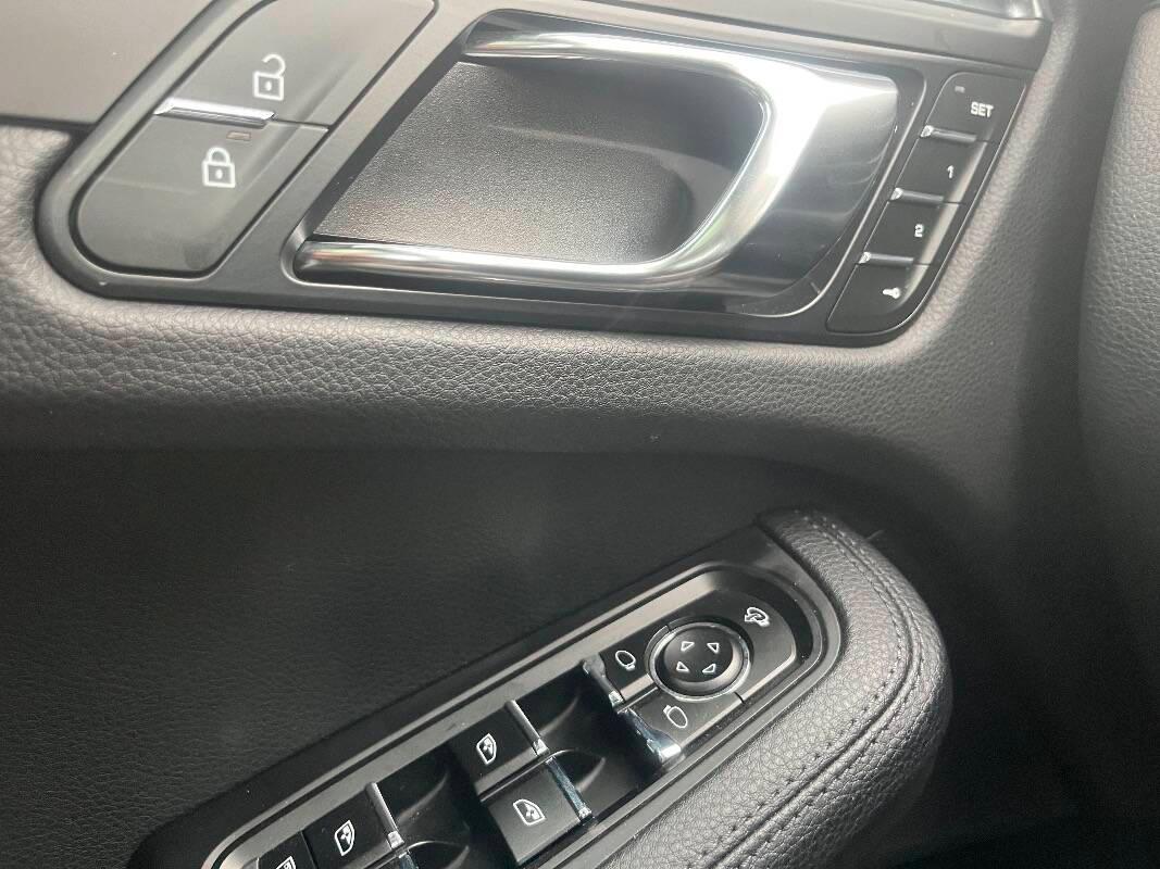 Porsche Macan 2.0 265cv pdk