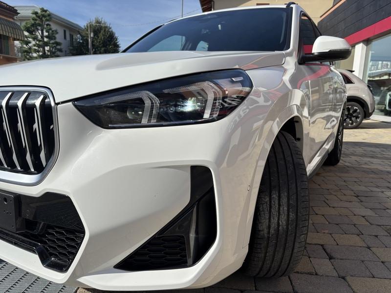 BMW X1 sdrive18d auto FULL LED-NAVI-CAM-18"