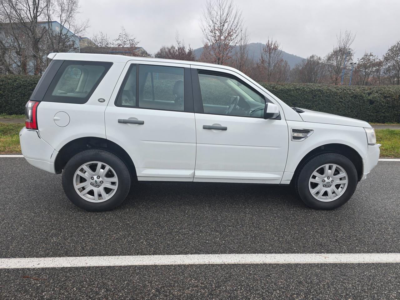 LAND ROVER FREELANDER 4×4 AUTOMATICO