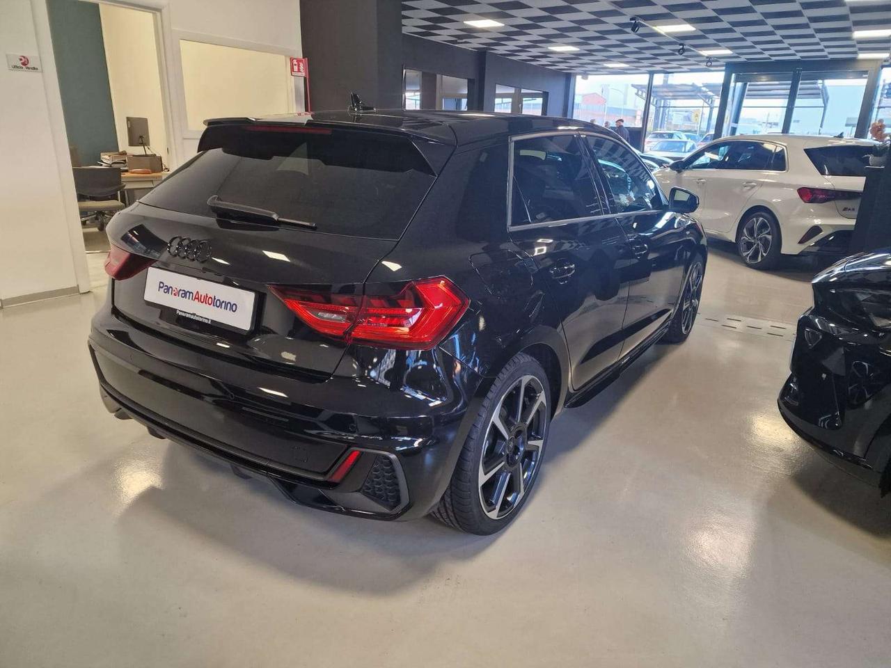 Audi A1 A1 SPB 30 1.0 tfsi Identity Black 116cv s-tronic