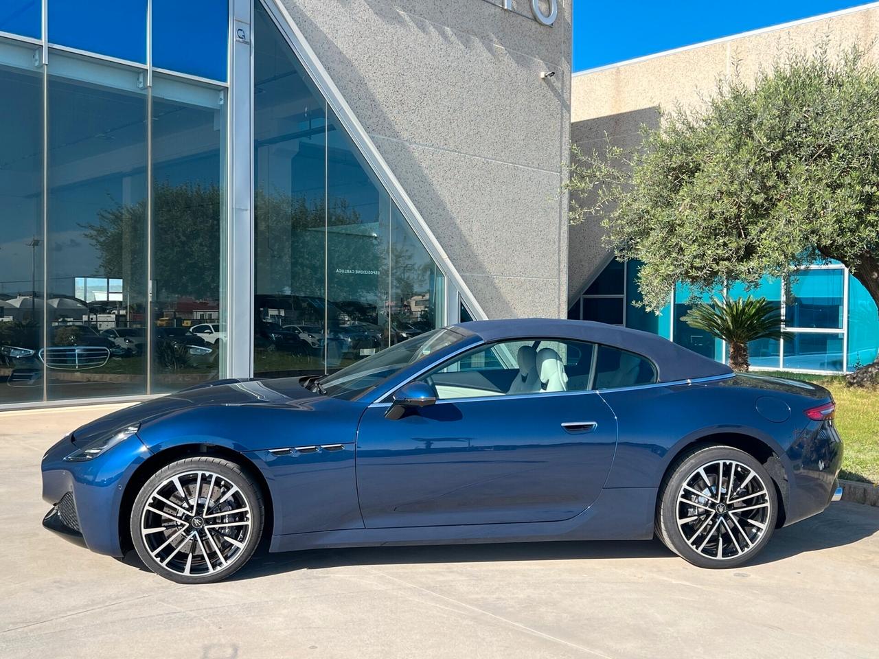 Maserati GranCabrio V6 490 CV AWD possibilità noleggio no scoring