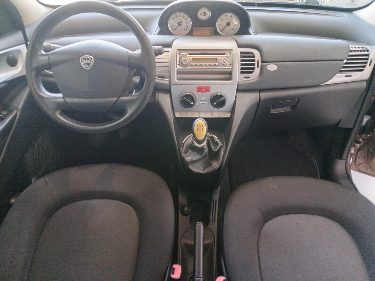 Lancia Ypsilon 1.2 69 CV Platinum