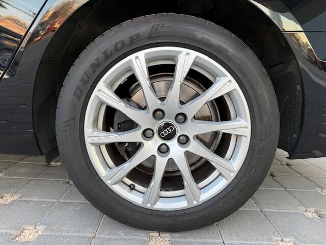 Audi A4 Avant 30 TDI/136 CV S tronic Business 2022