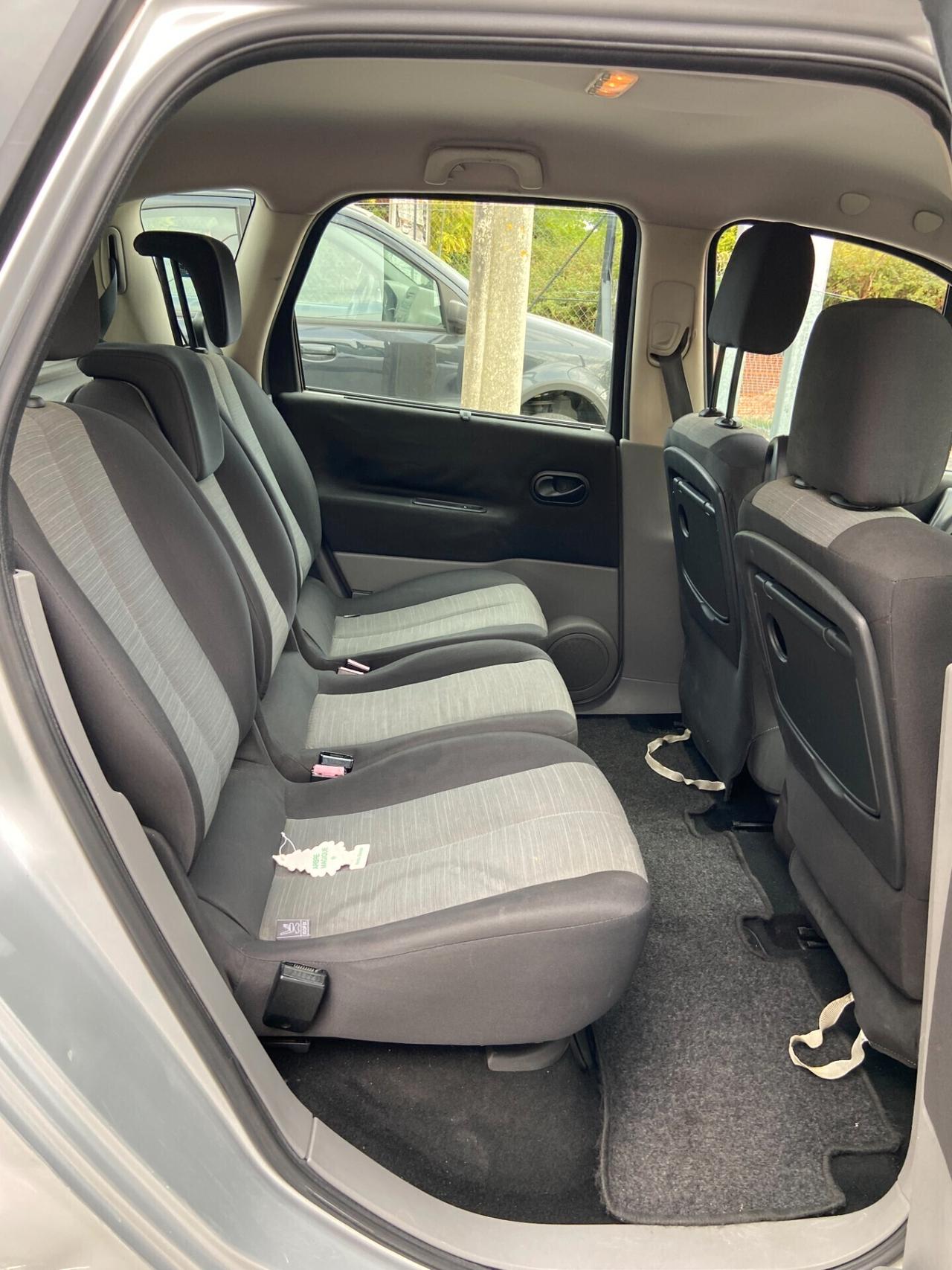 Renault Scenic 1.9 dCi 130CV Dynamique