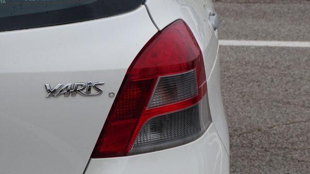 TOYOTA Yaris 1.300 100 cv, 5 porte, versione "Sol", Garanzia..