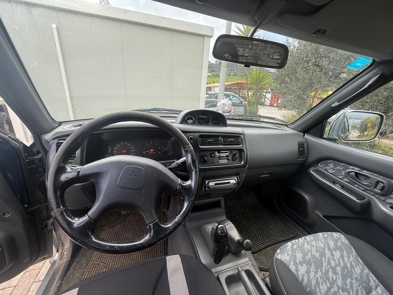 Mitsubishi L200 2.5 TDI 4WD Club Cab Pick-up GLS