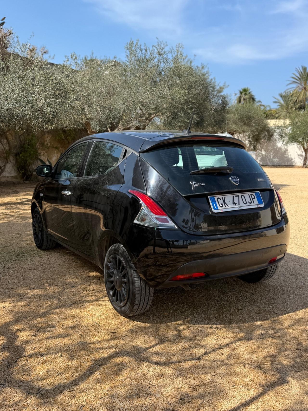 Lancia Ypsilon 1.0 FireFly 5 porte S&S Hybrid Silver Plus